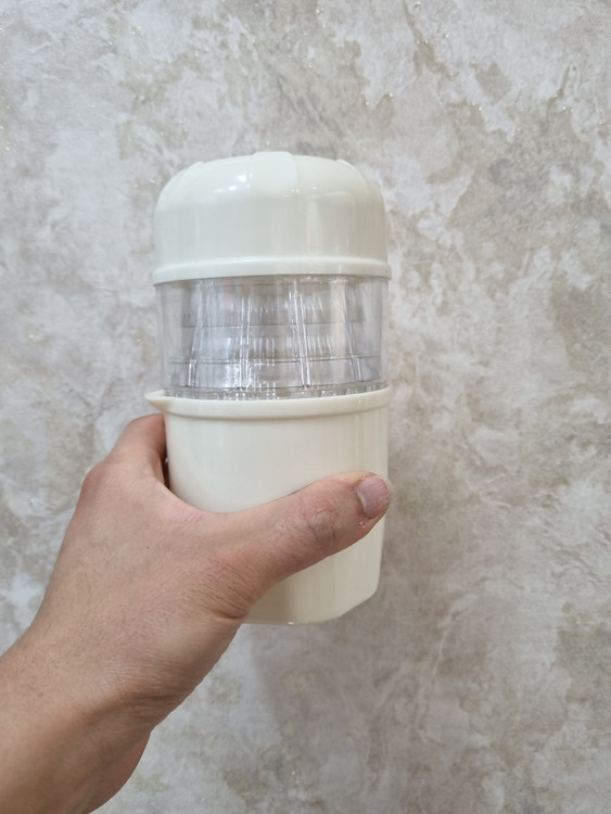 آبمیوه گیری آبشار رنگ شیری