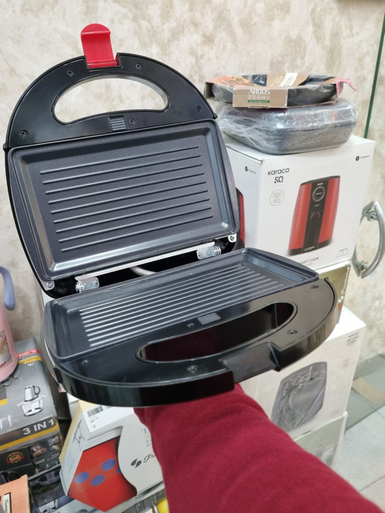 داخل ساندویچ ساز قابل حمل کاراجا مدل Homend 1325H