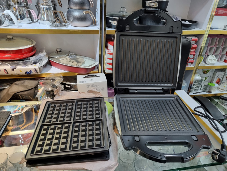 صفحه گریل ساندویچ ساز سه کاره یونیک